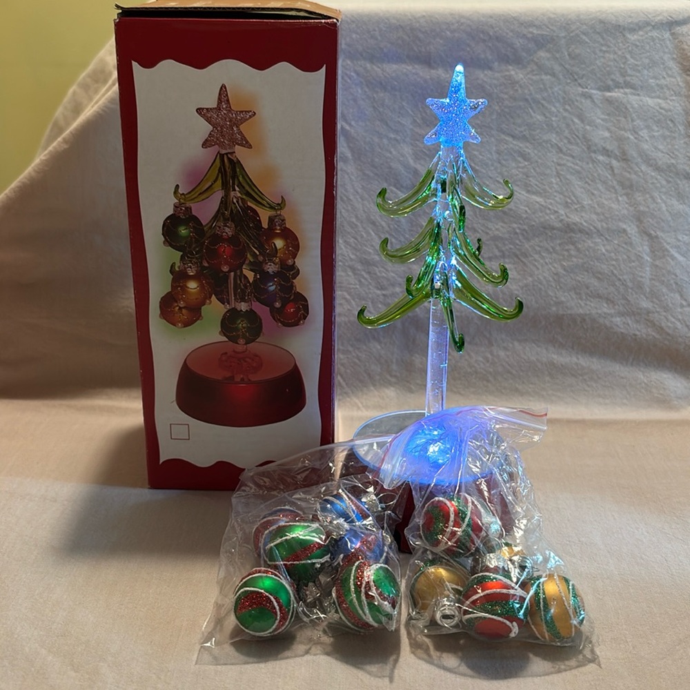 Ganz 12 Ornament 8” light up Christmas tree
